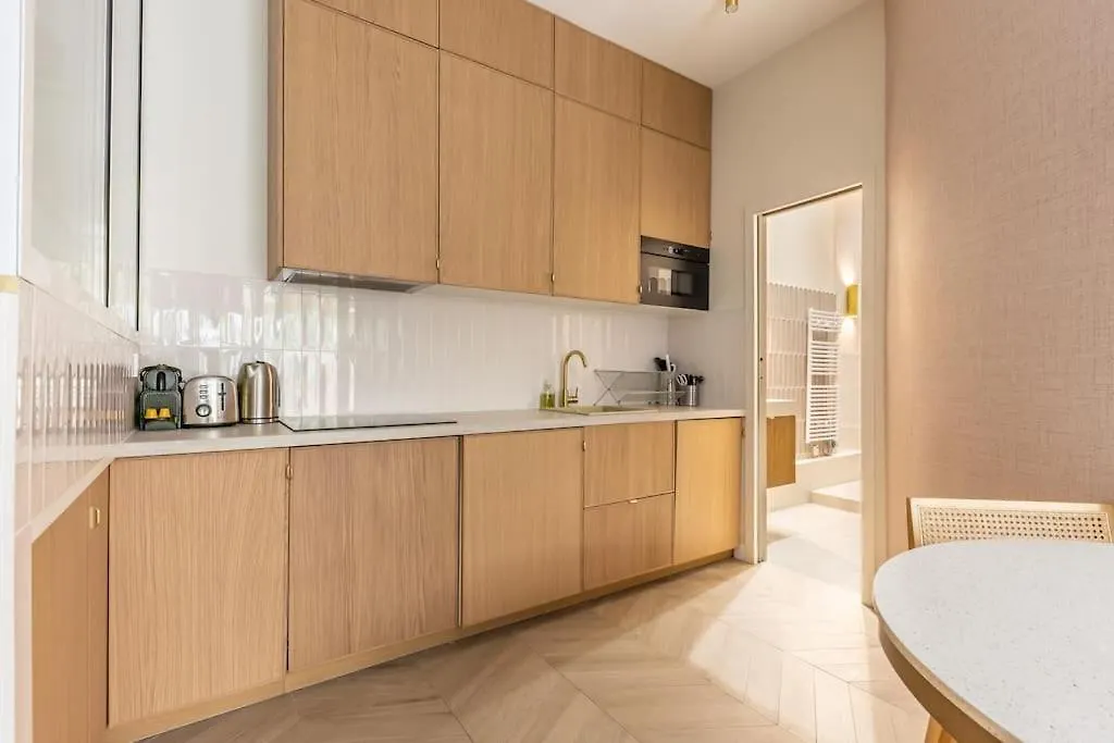 Elegant 4-star In - דירה