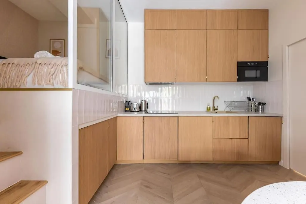 Elegant 4-star In - *
